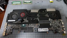 二手铺子 4799出神舟tx7ct5ds i5 9400处理器 16g内存 512g固态硬盘 1660ti显卡 16寸144hz高色域电竞屏